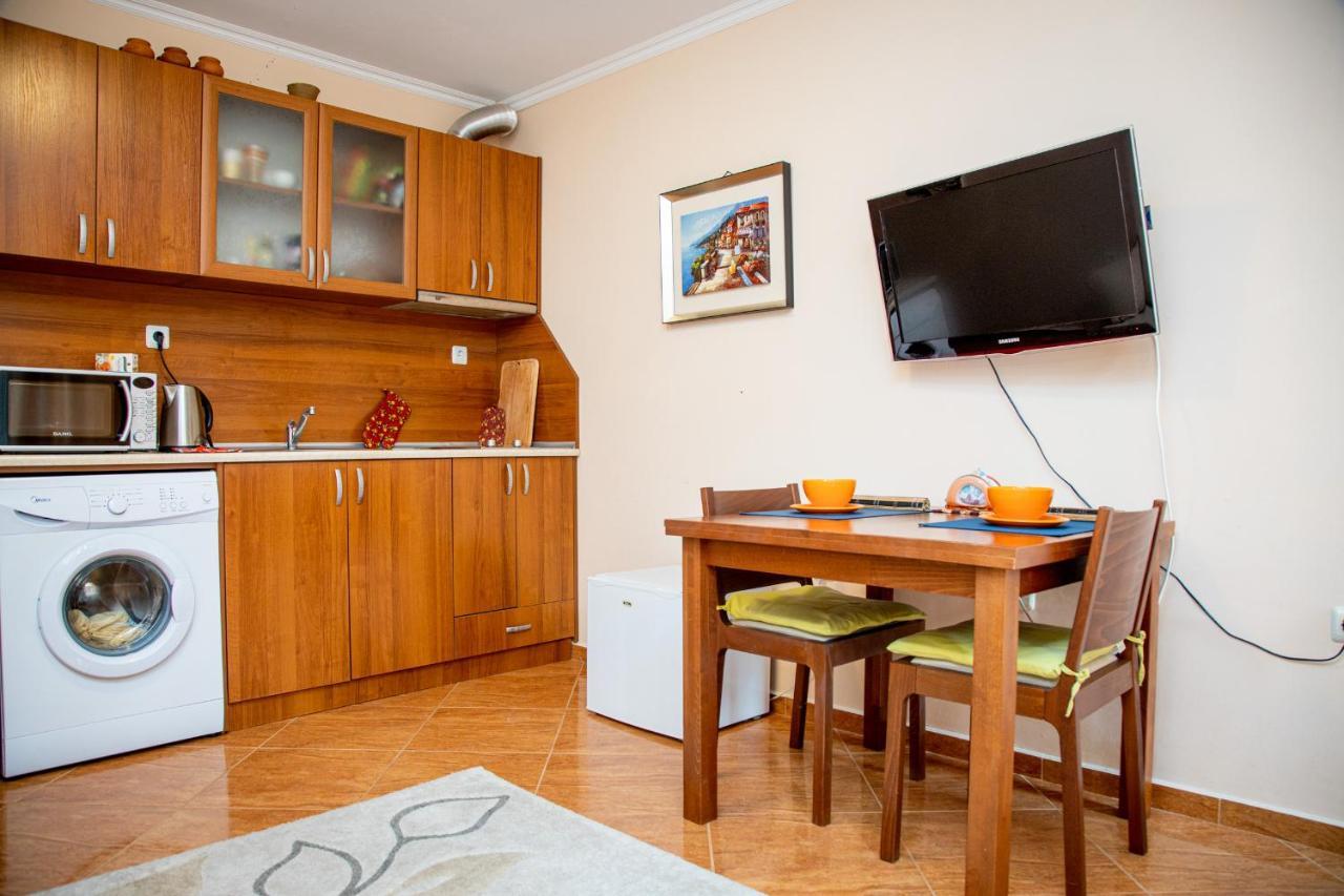 Helios Studio In A Complex In St Vlas By Flat Mаnаger Sveti Vlas Esterno foto